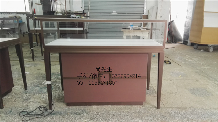 珠宝展柜.jpg