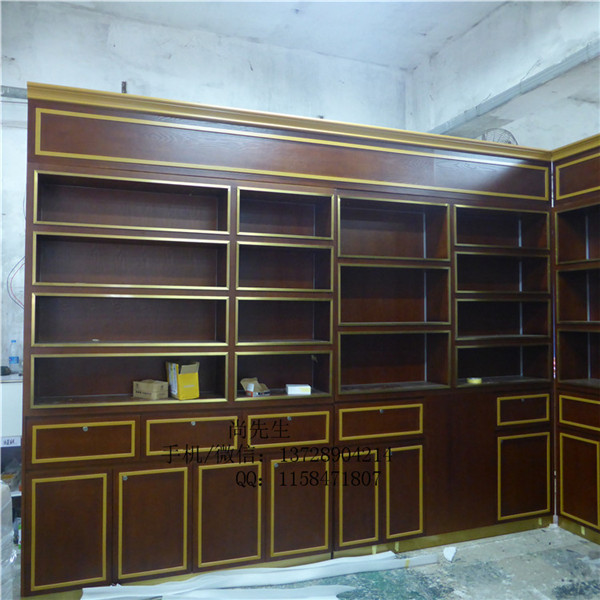 木质烤漆展柜高柜.jpg