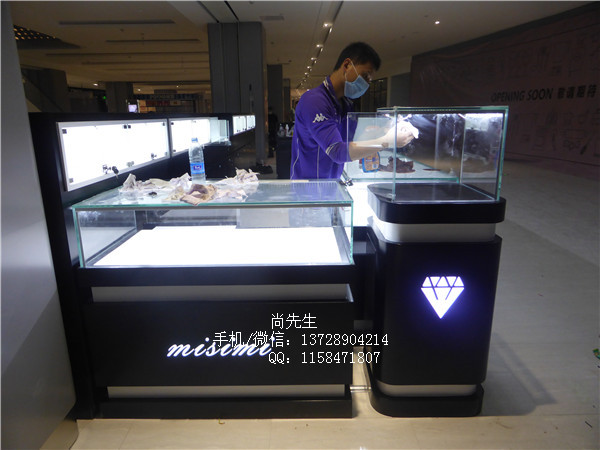 木质珠宝展柜制作.jpg 木质珠宝展柜制作.jpg