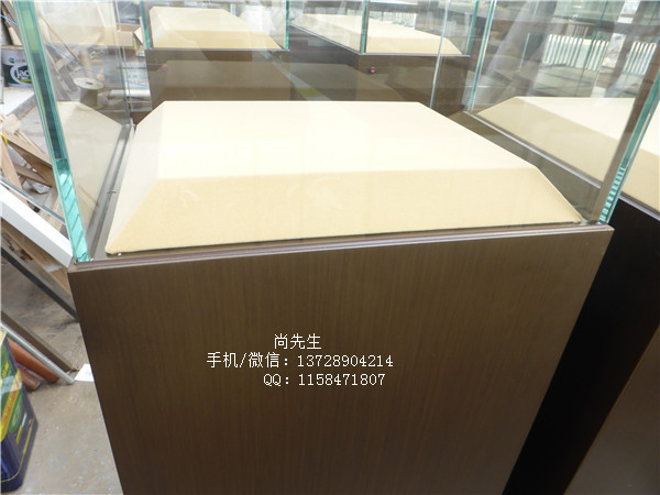 玻璃展示柜定做.jpg