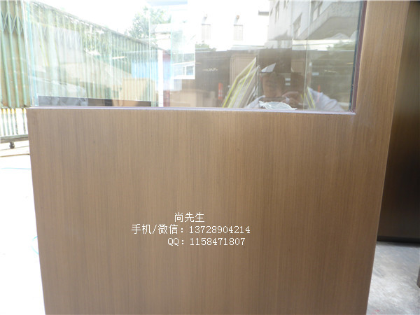 木质烤漆展示柜.jpg