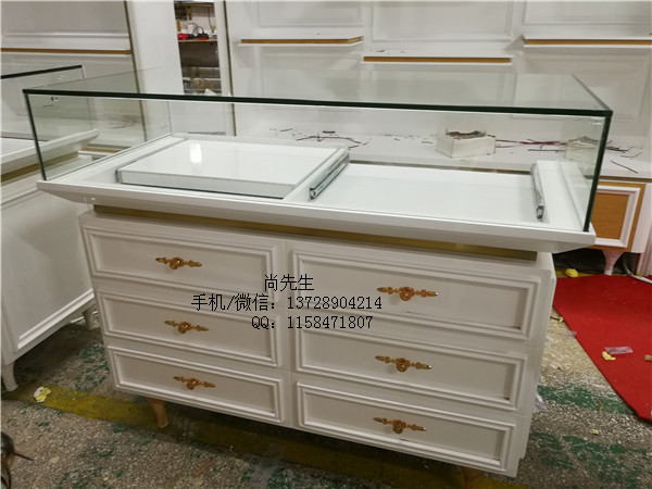 饰品展示柜图片.jpg