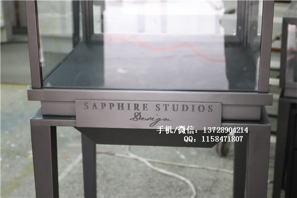 黑色珠宝展示柜.jpg