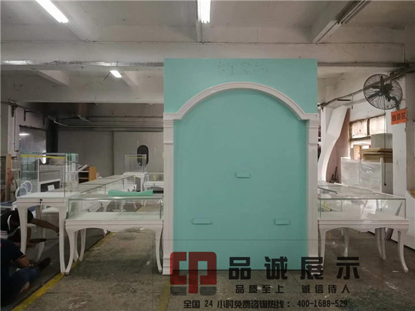 珠宝柜台.jpg 珠宝柜台.jpg