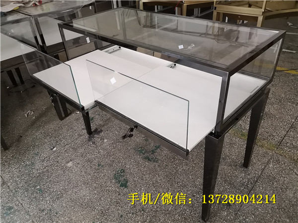 奢侈品展示柜.jpg