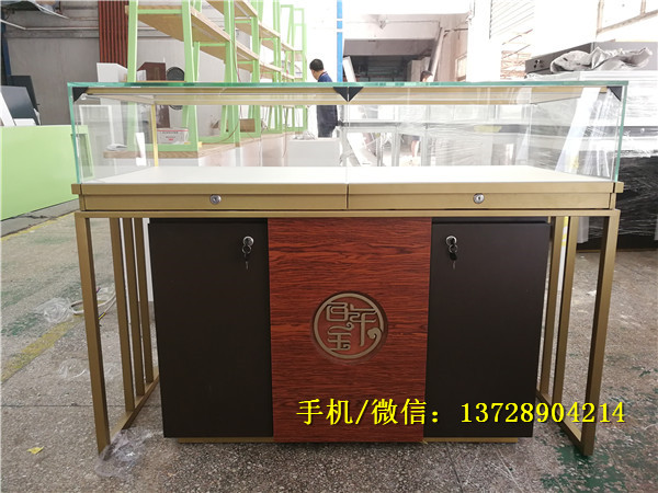 翡翠玉器店展示柜.jpg