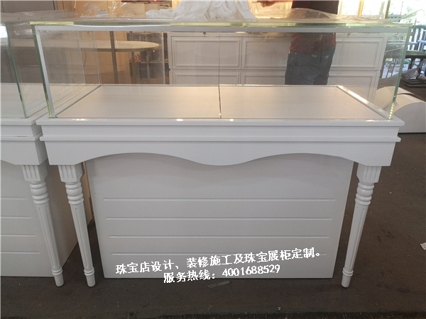 烤漆珠宝展柜.jpg