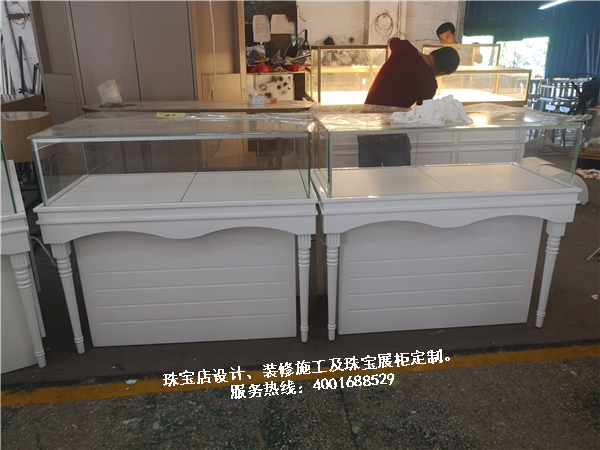 木质珠宝展柜.jpg