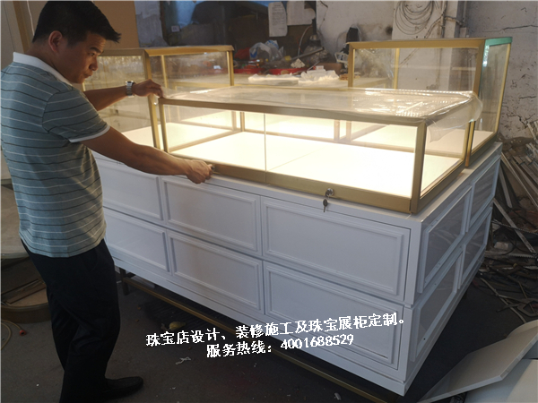 黄金珠宝店展柜.jpg
