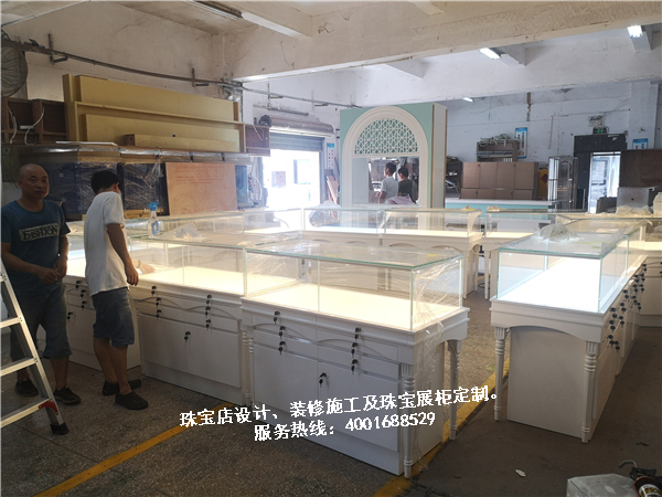 黄金珠宝展示柜.jpg