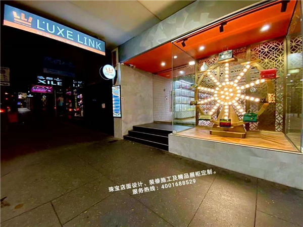 奢侈品店展柜.jpg