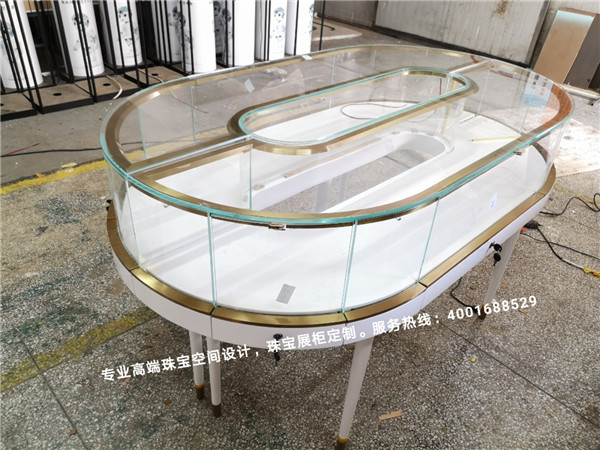 弧形珠宝展示柜.jpg