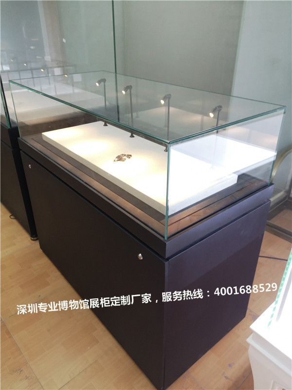 古董展示柜.jpg