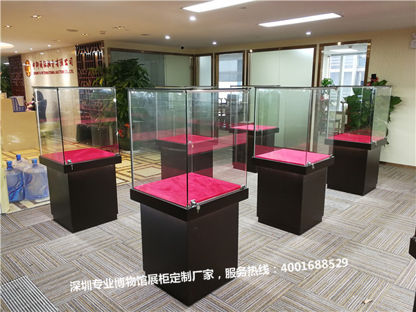 文物古董展示柜.jpg