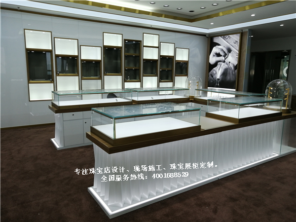 钻石珠宝店展示柜.jpg