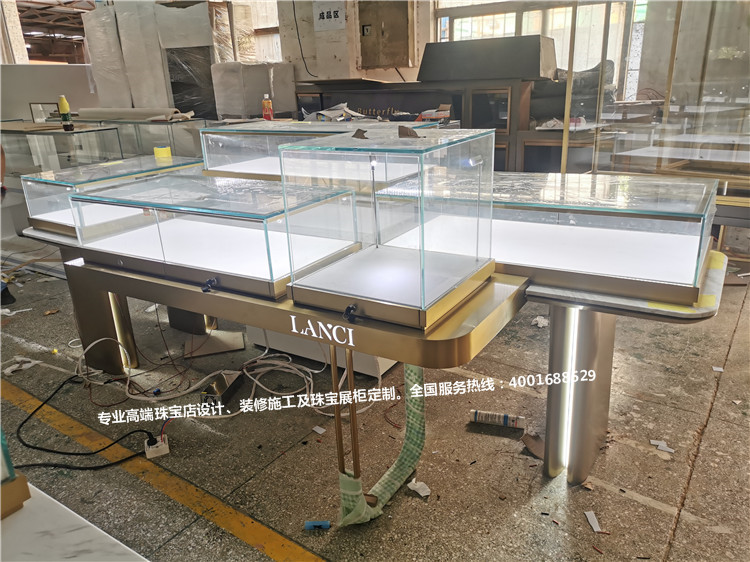 高端珠宝展柜.jpg