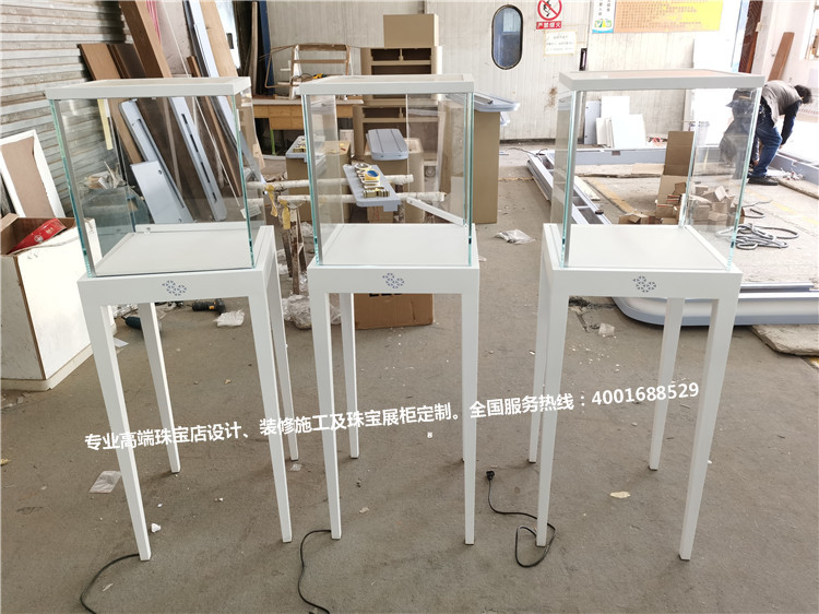 精品珠宝展柜.jpg