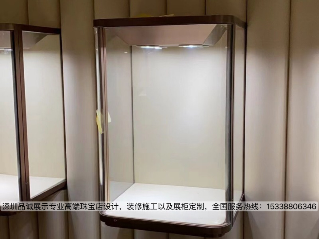 深圳品城展示展柜设计，中山聚金缘珠宝店展柜现场图2.jpg