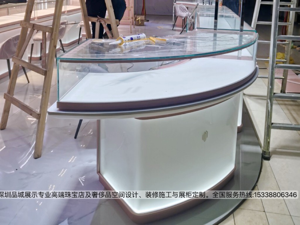 深圳品诚展示设计名门钻石珠宝店展柜设计效果图4.jpg