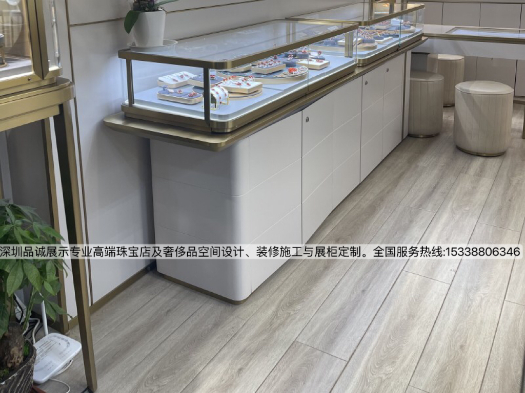 源海缘珠宝店展柜设计效果图1.jpg