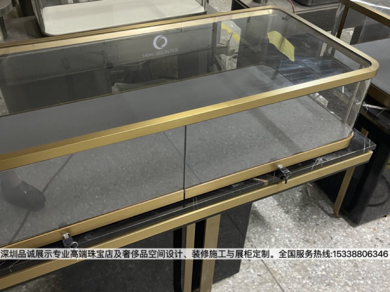 深圳品诚珠宝展示柜台设计效果图3_副本.jpg