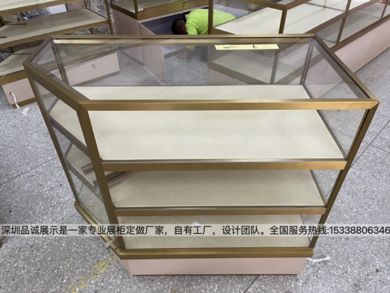 上海翡翠玉石展柜设计效果图，深圳品诚展示_副本.jpg