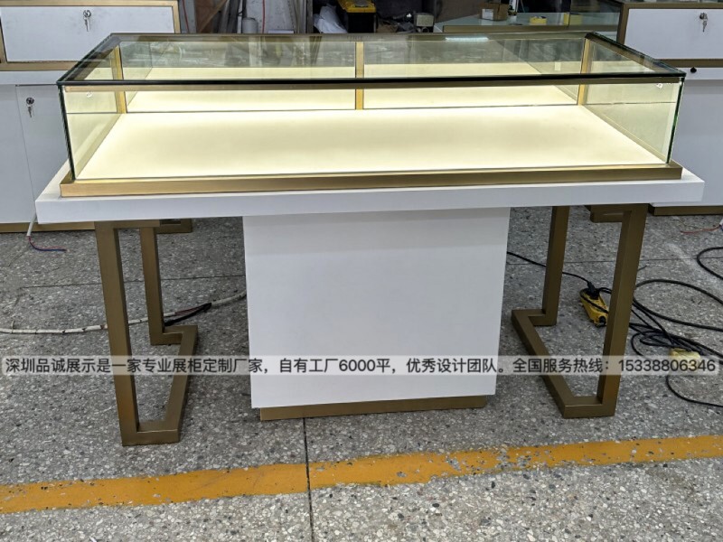 深圳烤漆珠宝展柜定制细节，深圳品诚案例_副本.jpg