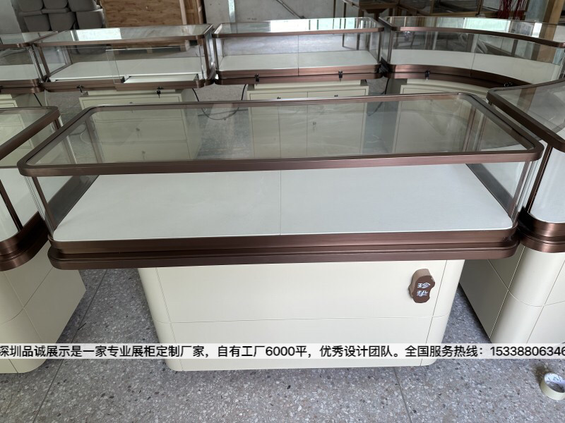 上海珠宝中岛柜定制，深圳品诚展示.jpg