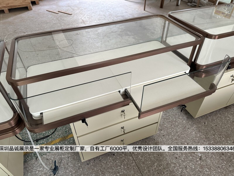 北京珠宝中岛柜设计，深圳品诚展示.jpg