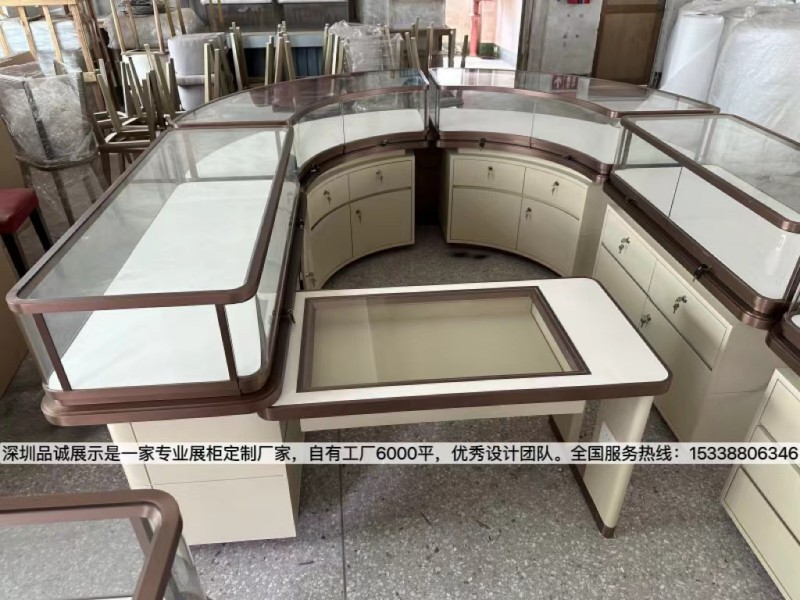 深圳珠宝中岛柜设计，深圳品诚展示_副本.jpg