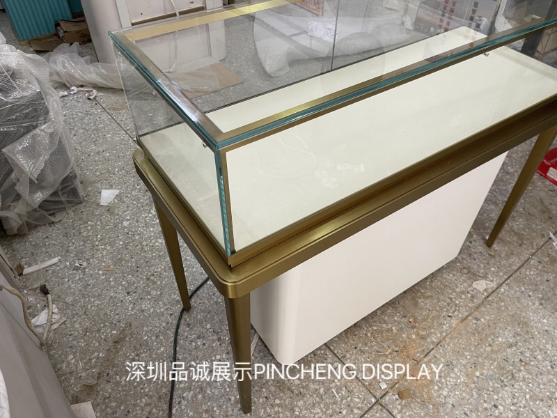 90度玻璃珠宝平柜细节展示，深圳品诚_副本1_副本.jpg