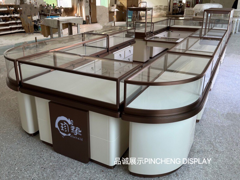 深圳品诚展示中岛珠宝柜台设计.jpg