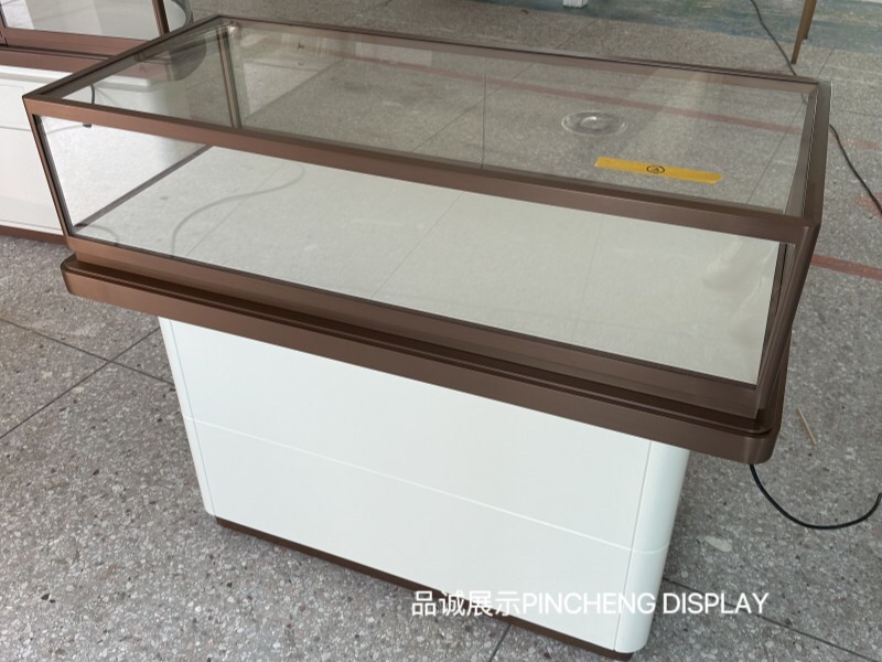 深圳品诚展示中岛珠宝柜台定做3_.jpg