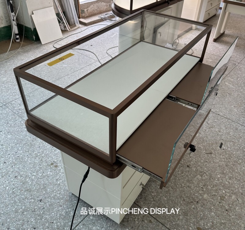 深圳品诚展示中岛珠宝柜台定制细节.jpg