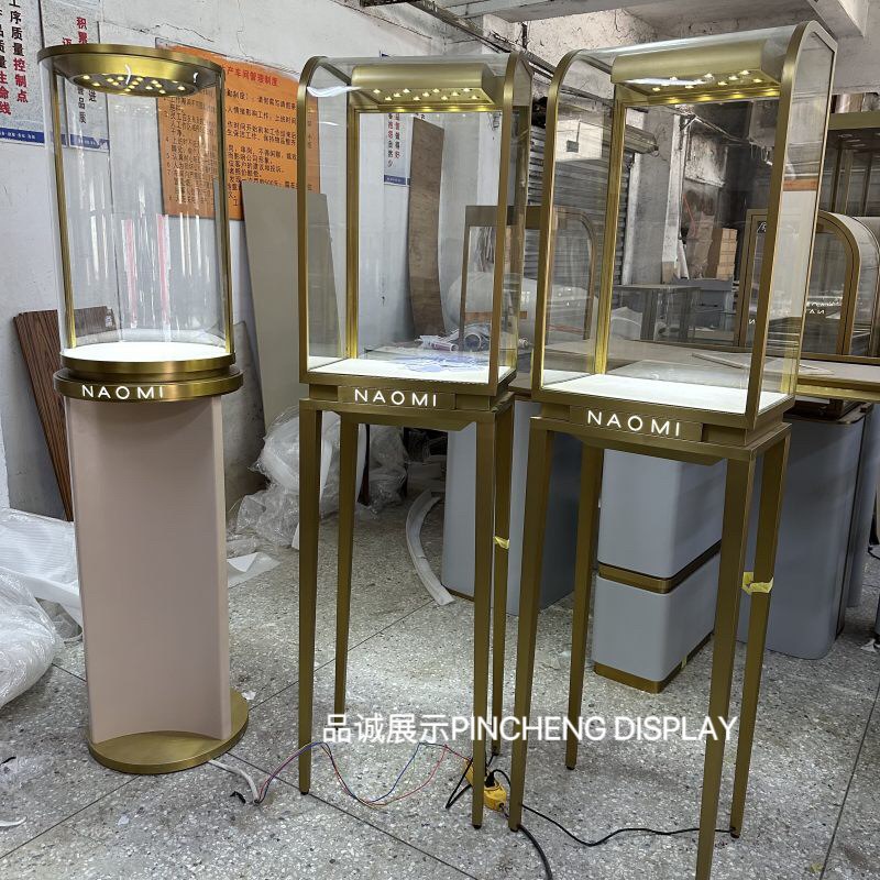 上海精品珠宝高柜设计效果，深圳品诚展示_副本.jpg