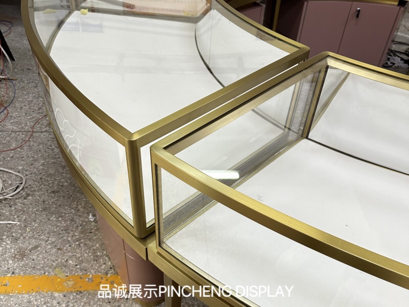 深圳品诚展示珠宝中岛柜台定制细节_副本.jpg