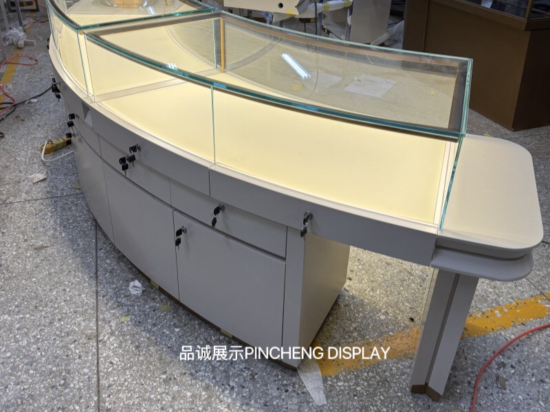 内蒙古珠宝展示柜定做，深圳品诚展示1_副本.jpg
