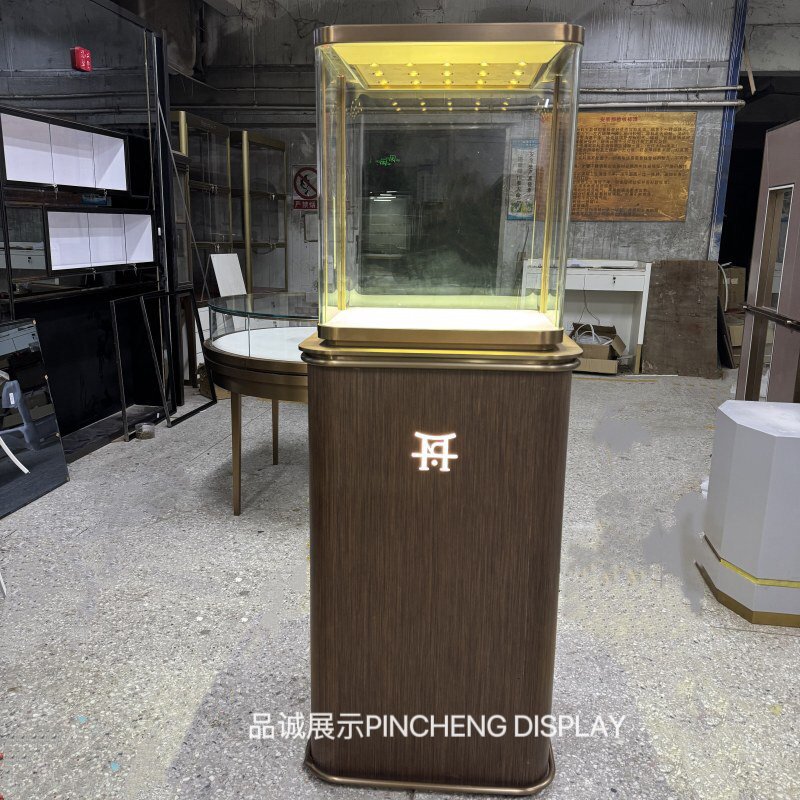 深圳品诚展示，珠宝高柜设计_副本.jpg