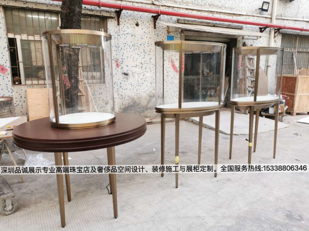 张家港燕翠阁高端圆柱型珠宝玻璃罩设计