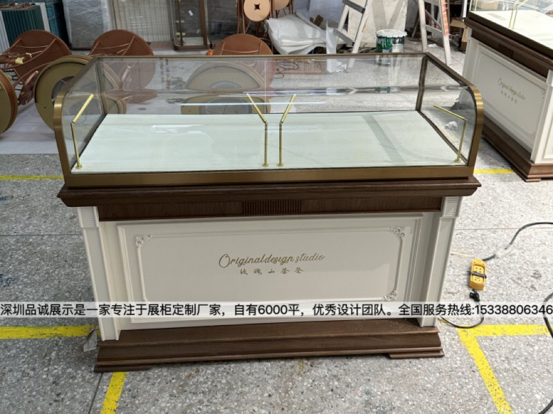 山茶花珠宝店展示柜设计