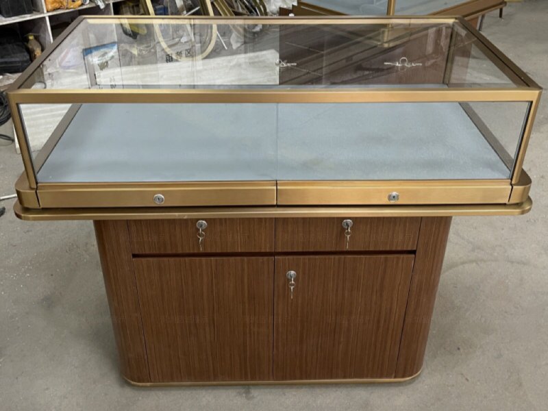 左玛珠宝展柜