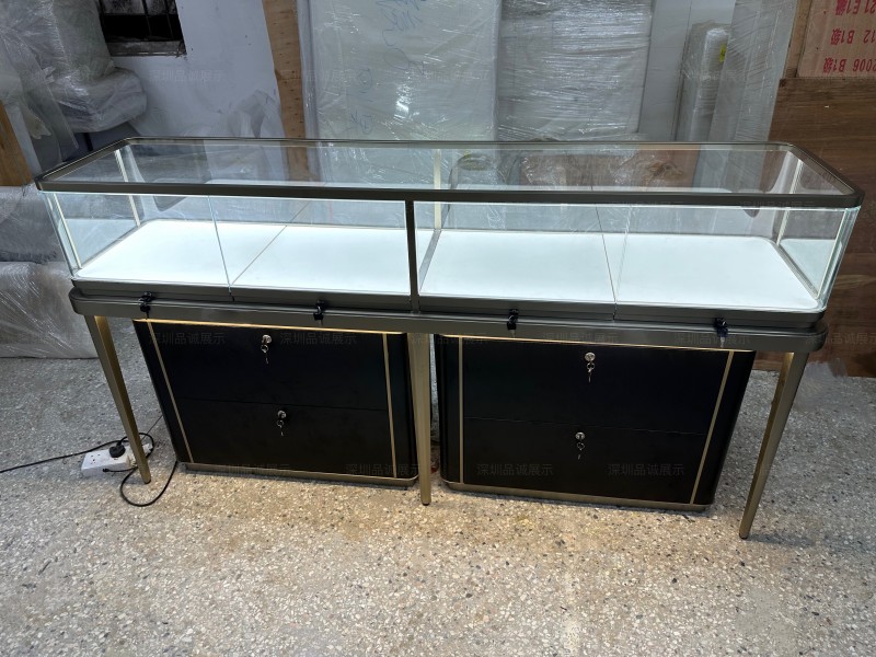 英国伦敦珠宝展柜